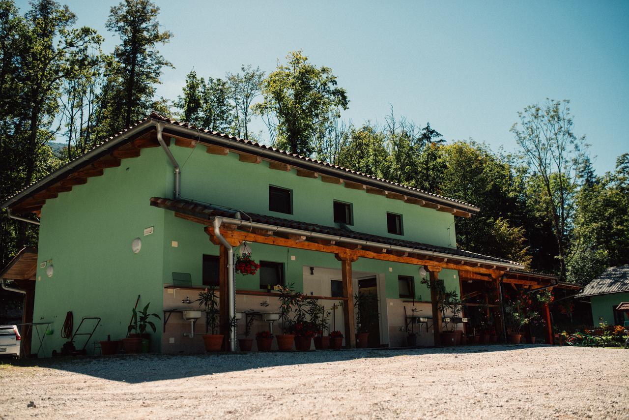 Hostel Kamp Rut Kobarid Exteriér fotografie